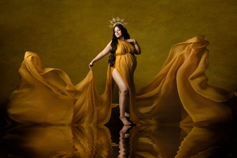 golden goddess maternity photos 