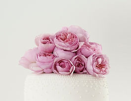 floral baking gifts, floral aprons, floral cake tins, floral pastry forks, floral baking books, baking with flowers, cooking with flowers, home baking gifts, gifts for bakers, baking gifts, baking presents