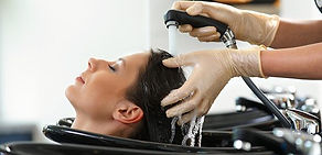 Usando Aquakat notara que el cabello de sus clientes queda sedoso y mas brillante