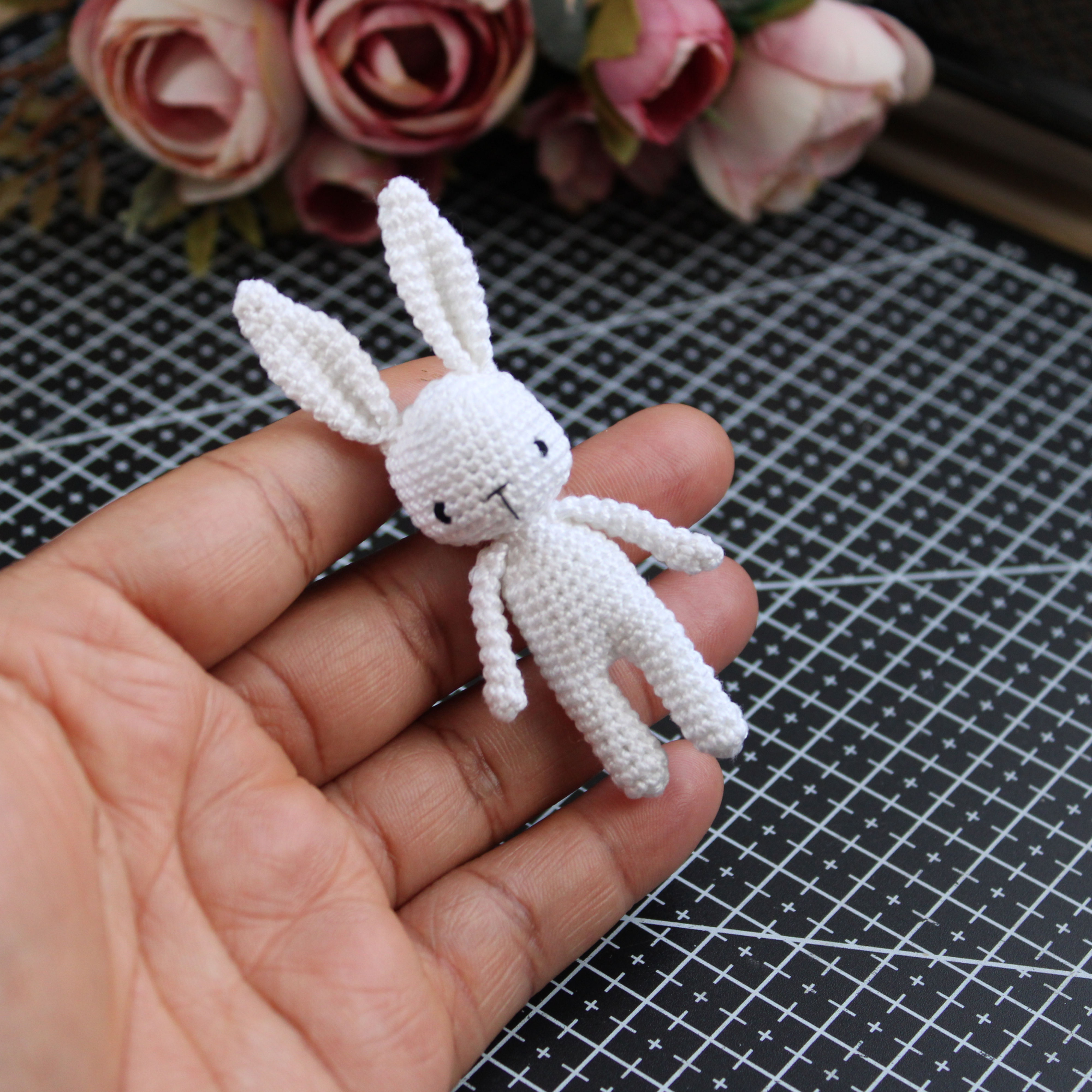 Micro crochet bunny in White