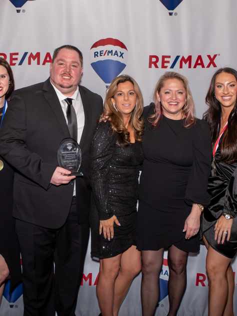 Congratulations to our RE/MAX Results agents!