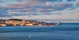 Festa de barco pelo rio Tejo