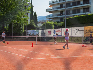 Play Tennis with a like view in Brissago