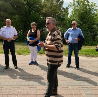 Mayor, Councillors and Residents Walk the Trail