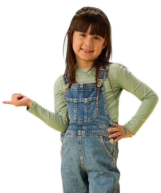 Niña señalando con su mano