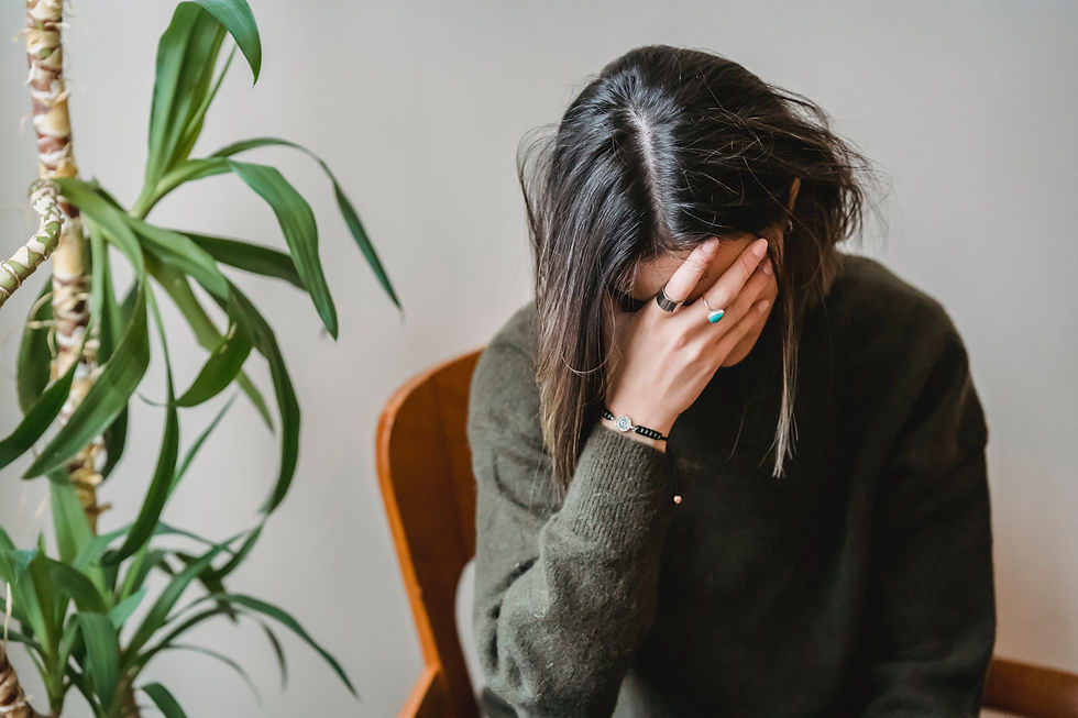 女人感到苦惱