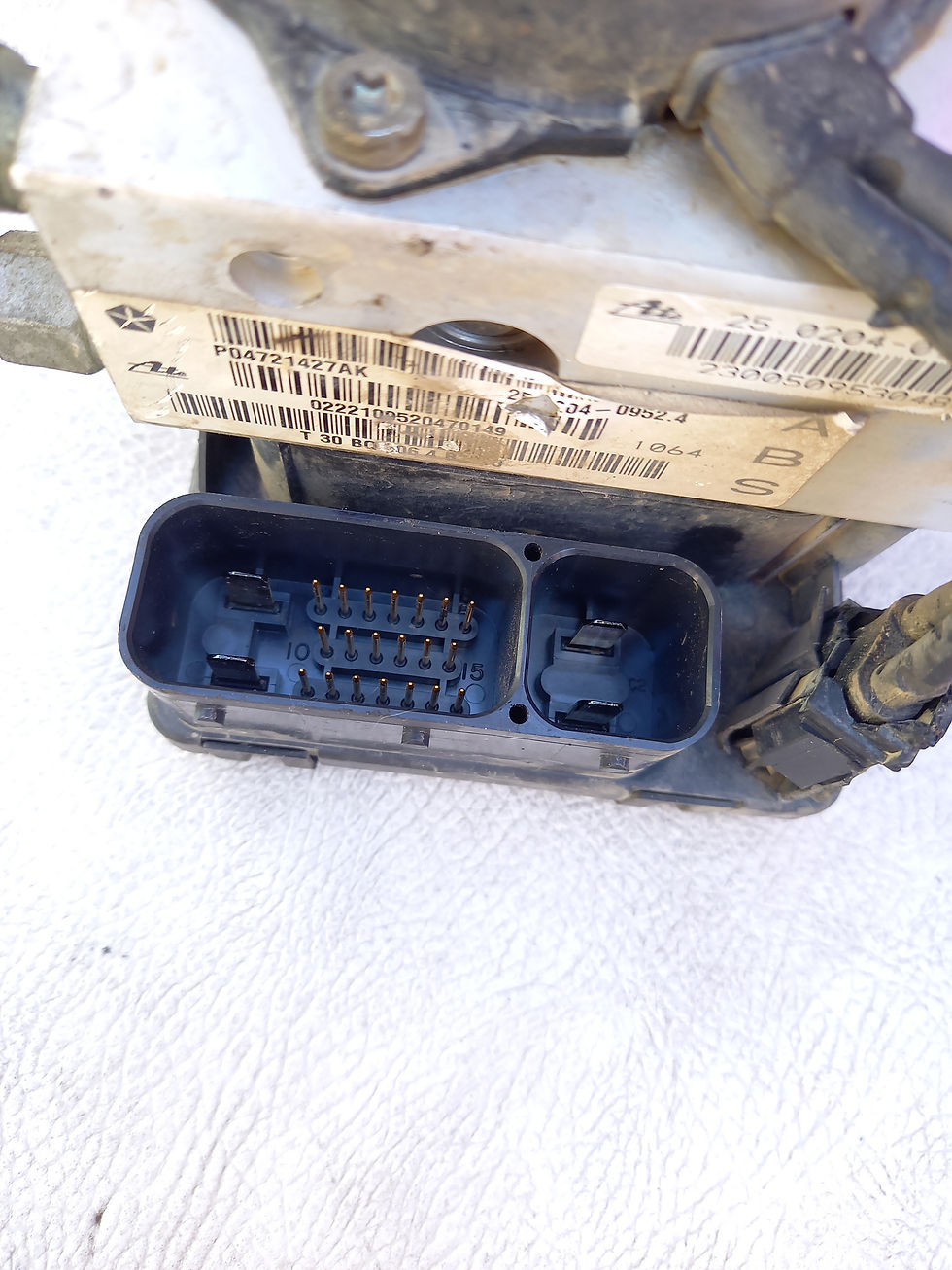 Miniature : 04686702AE A 25.0946-0293.3 344274 P04721427AK POMPE DE CONTROLE ABS EBD CHRYSLER
