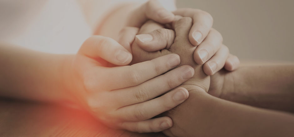 tomados de la mano