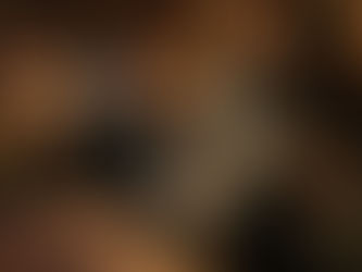 מיקרופון משלך: למה פודקאסט עצמאי הוא המרד הכי חשוב שתעשי