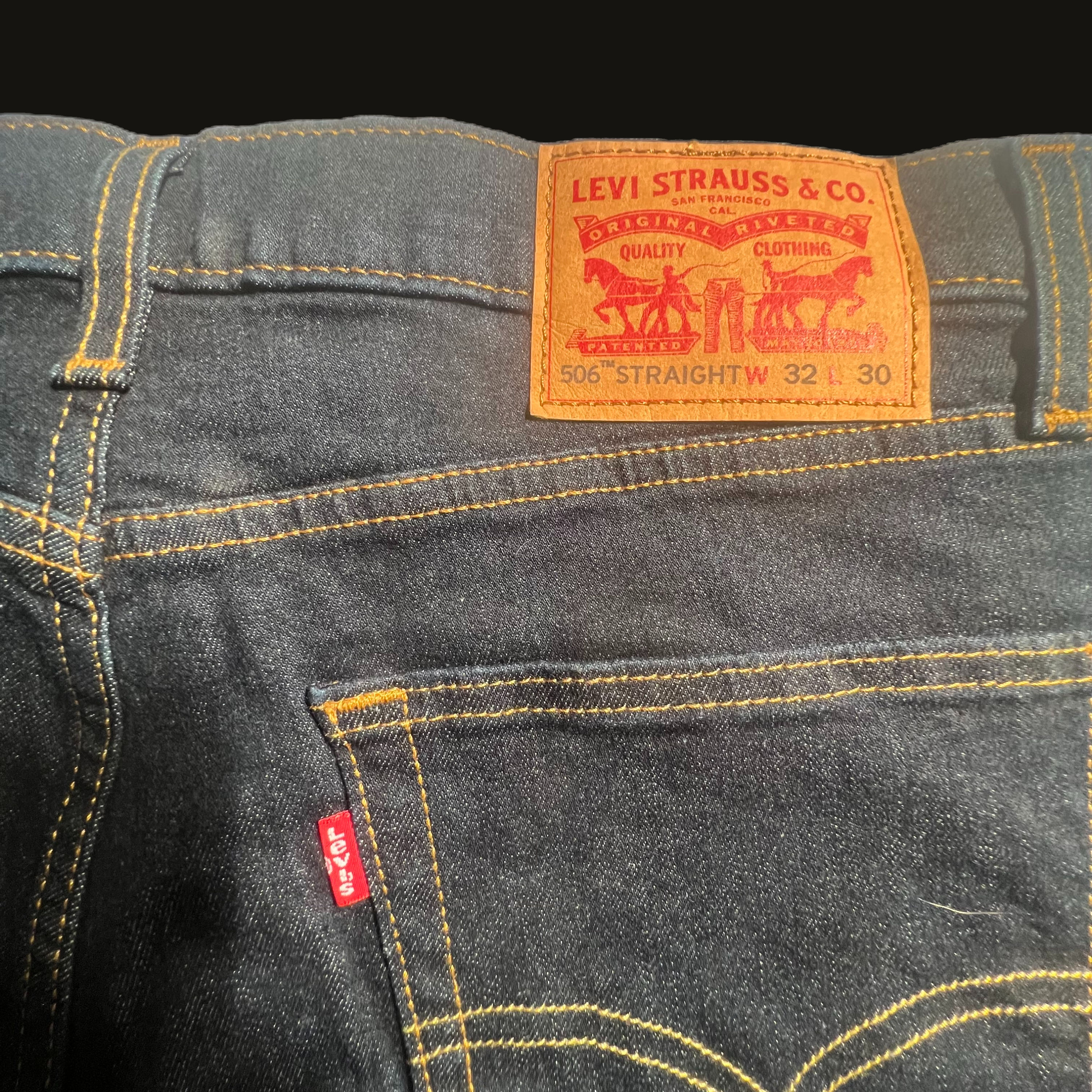 NEW LEVI DENIM JEANS SIZE W32/L30