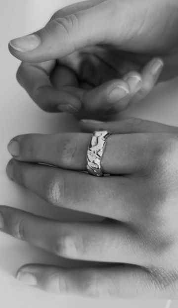 Thumbnail: Organic chunky ring