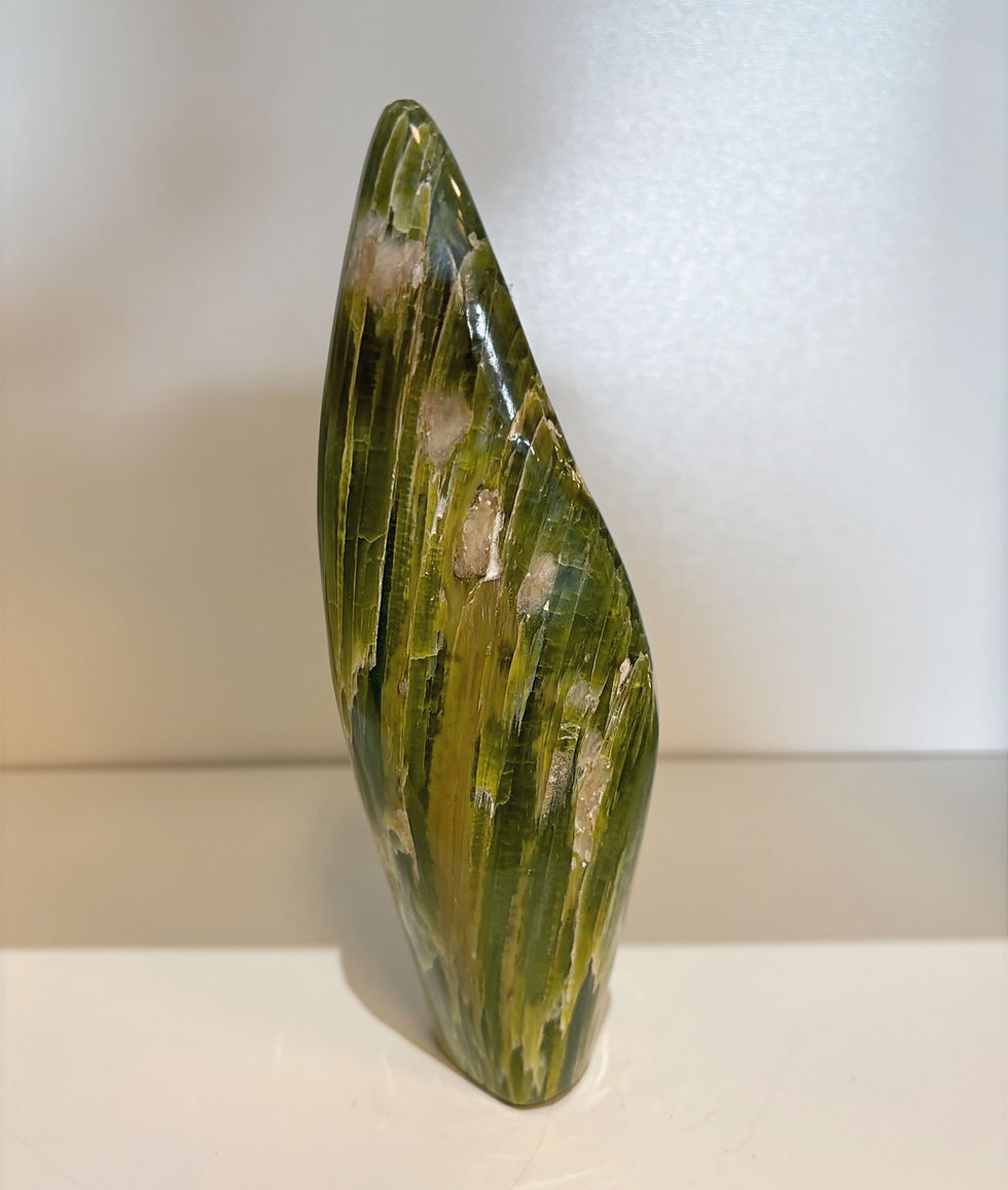 Thumbnail: Tremolite Freeform