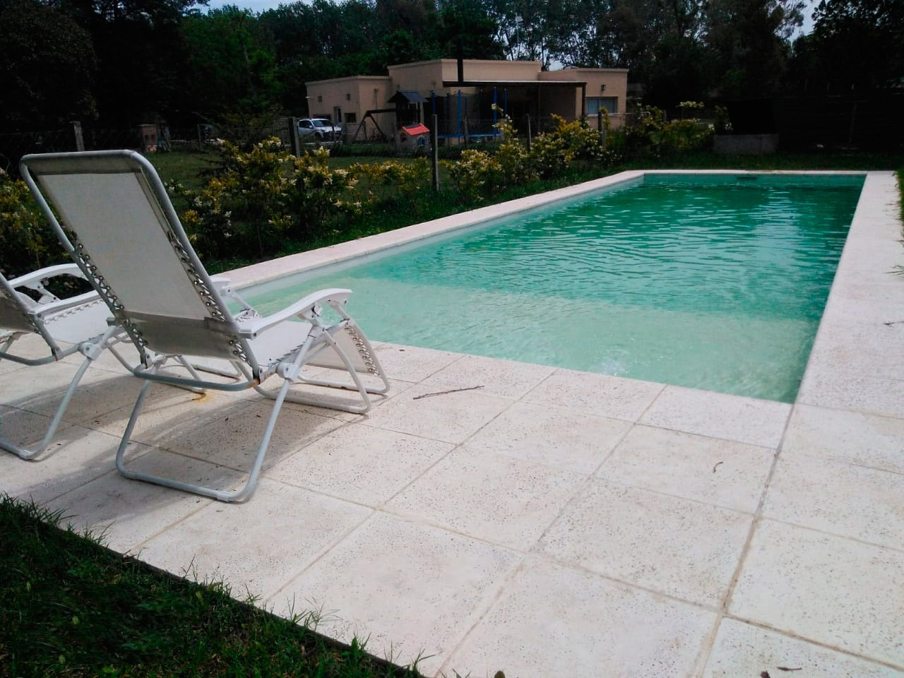 Piscina Liverpool 8X3.4X1.4 mt (con Playa de 2mt) by SPYP POOLS