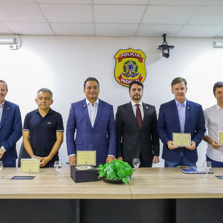 Senador Weverton Rocha e deputados federais são homenageados pela Polícia Federal do Maranhão