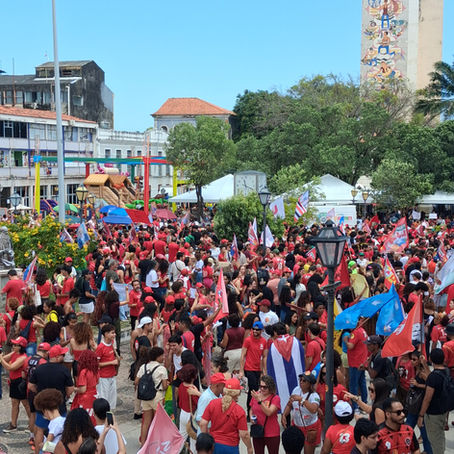 Domingo de mobilização: Manifestação em São Luís reúne centenas de apoiadores de Lula