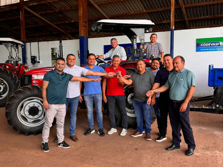 Weverton fortalece agricultura familiar com entrega de máquinas e equipamentos para Carolina, Icatu e Lajeado Novo