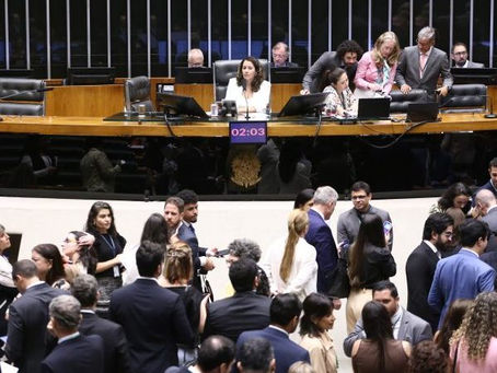 Câmara aprova uso imediato de tornozeleira eletrônica por agressor de mulher que permaneça em risco