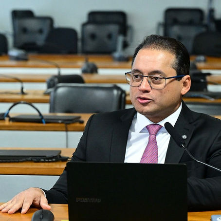 Serenidade e confiança na Justiça marcam postura do senador Weverton Rocha após diligência autorizada pelo STF
