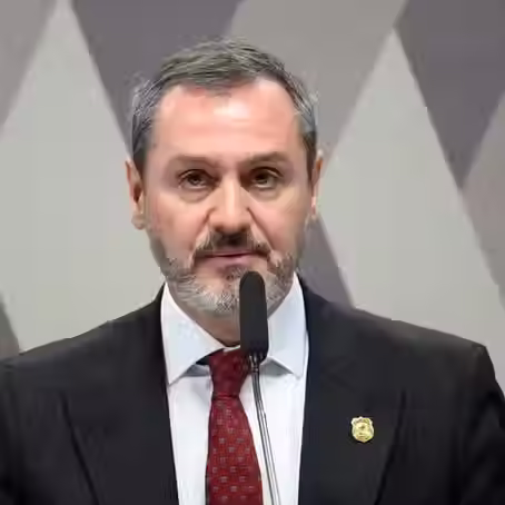 Onze diretores da PF colocam cargos à disposição e manifestam 'total apoio' a Andrei Rodrigues após afastamento