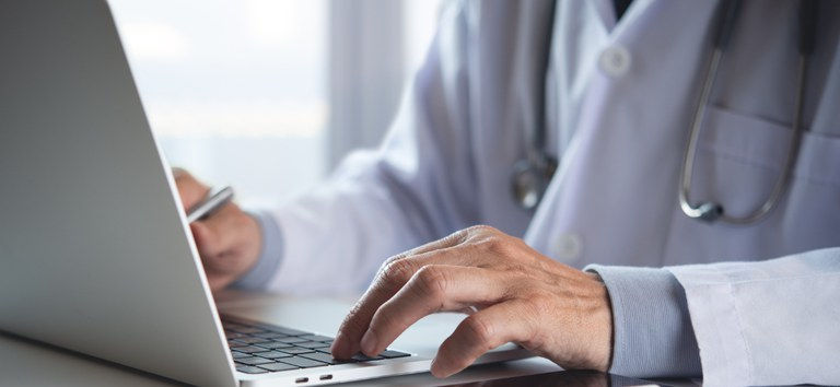 Ministério da Saúde entrega 3 mil kits de telessaúde e lança edital inédito para expandir atendimento a distância com hospitais privados