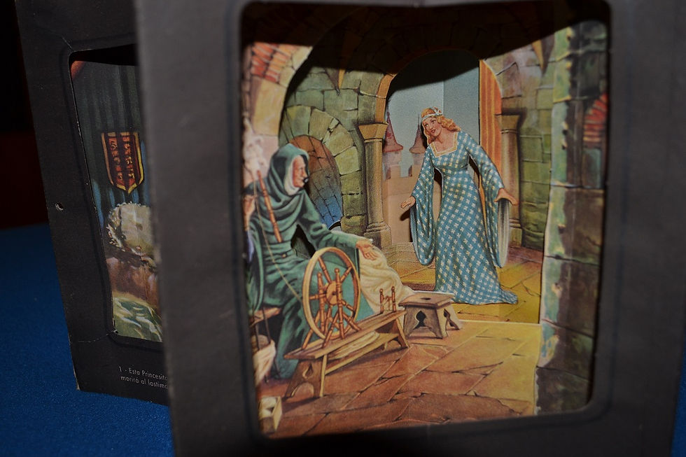 Thumbnail: LA BELLA DURMIENTE - FLOR DE LIS - DIORAMA