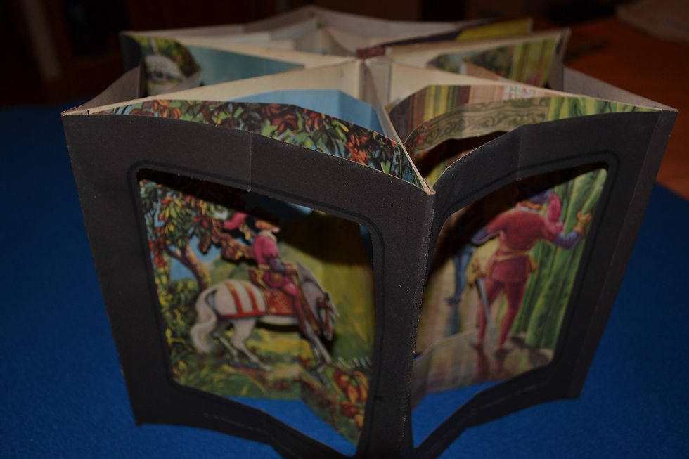 Thumbnail: LA BELLA DURMIENTE - FLOR DE LIS - DIORAMA