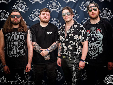 Noticias - Shadow Smile presenta el nuevo sencillo 'Suck The World Dry' (UK Metal)