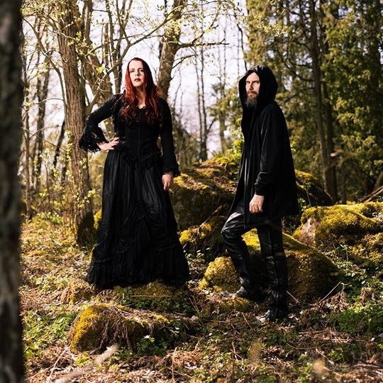 El fenómeno del metal sinfónico liderado por una mujer, Angelic Foe, firma con Wormholedeath