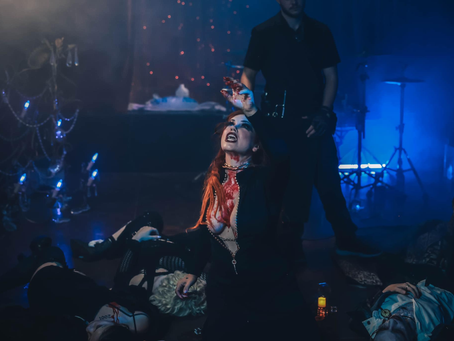El dúo Holy Wars continúan desafiando géneros y presentan un provocativo vídeo musical
