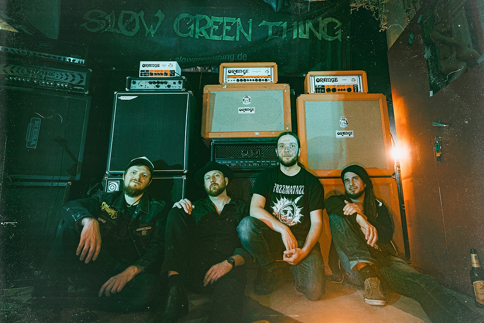 Abrazando lo crudo y lo indómito: 'Wetterwarte / Waltherstrasse' de Slow Green Thing