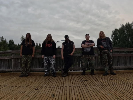 ¡Los jóvenes death metaleros finlandeses Pestilent Scars lanzan el primer sencillo 'In Search Of Reason' de su próximo álbum debut!