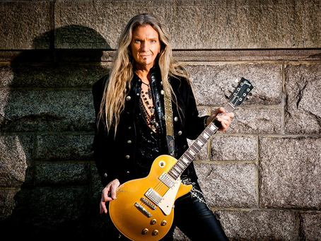 ACCEPT ficha a Joel Hoekstra