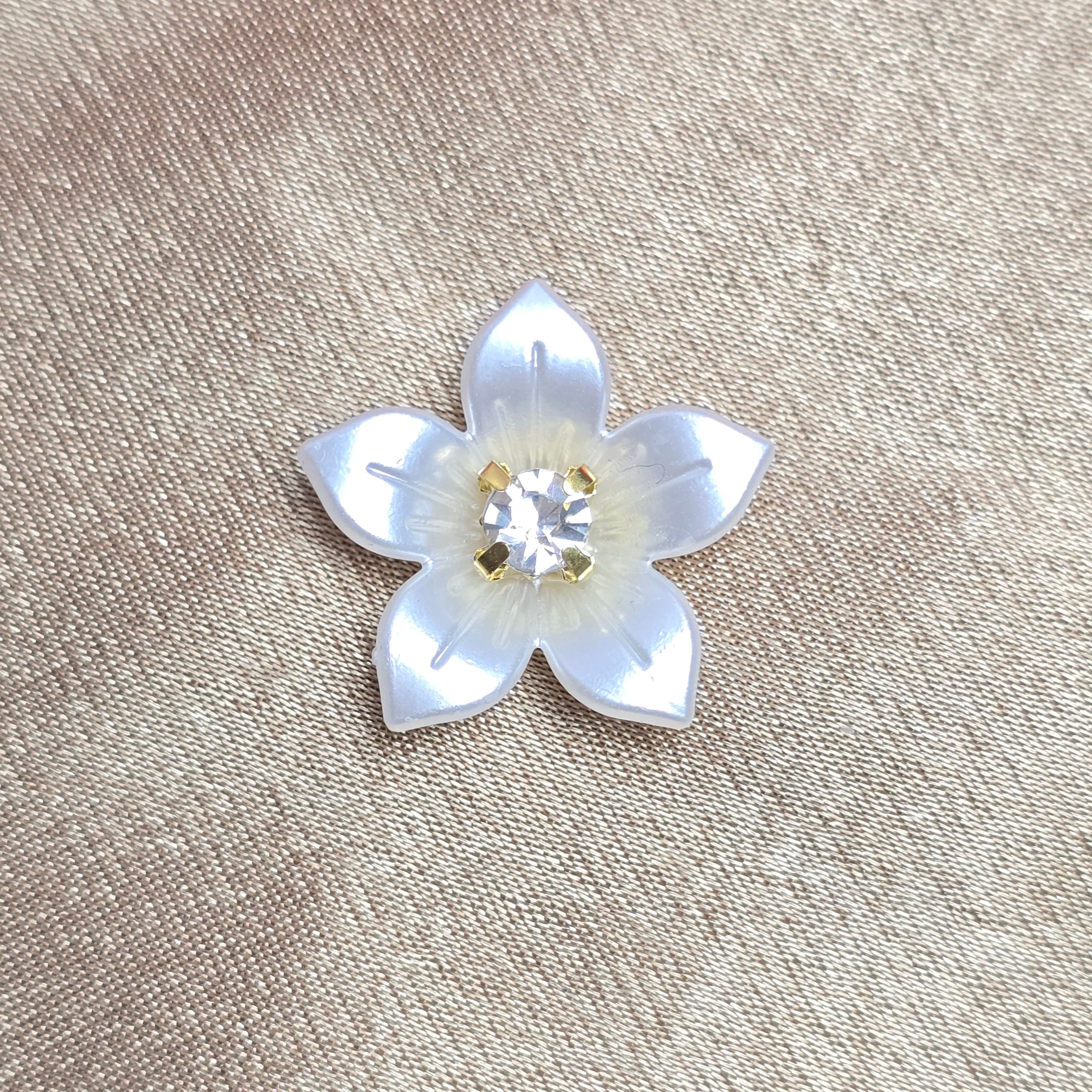 7 وردة خماسية مدببة صغيرة