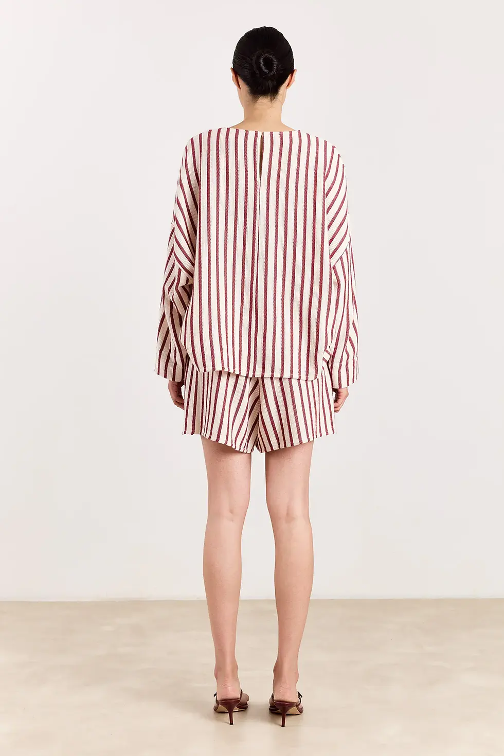 Thumbnail: MAXIME Loose Fit Striped Short Deep Red