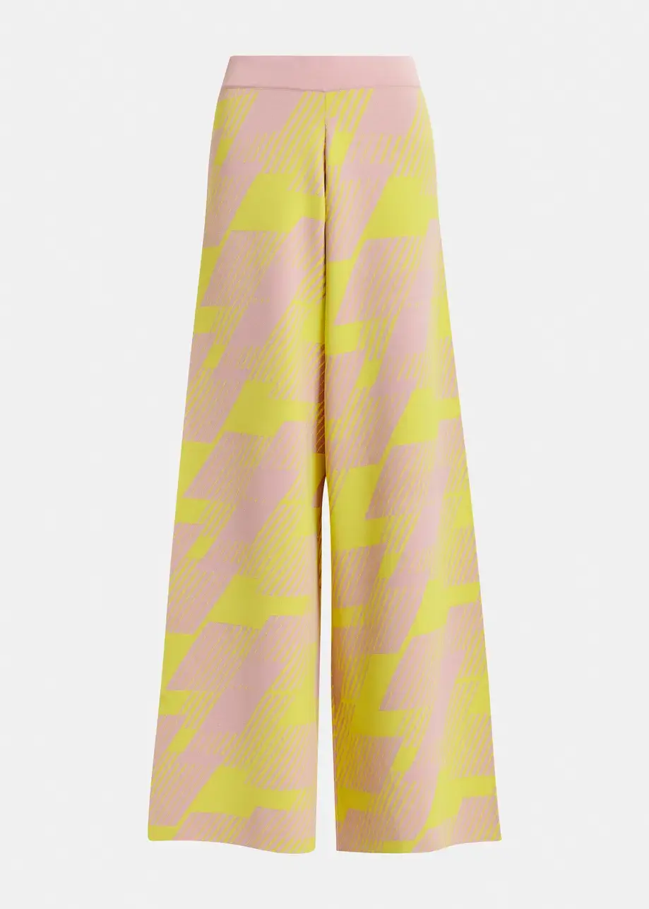 Thumbnail: Lichtroze broek met olifantenpijp in geel tricot met jacquardmotief JALREADY-J2S