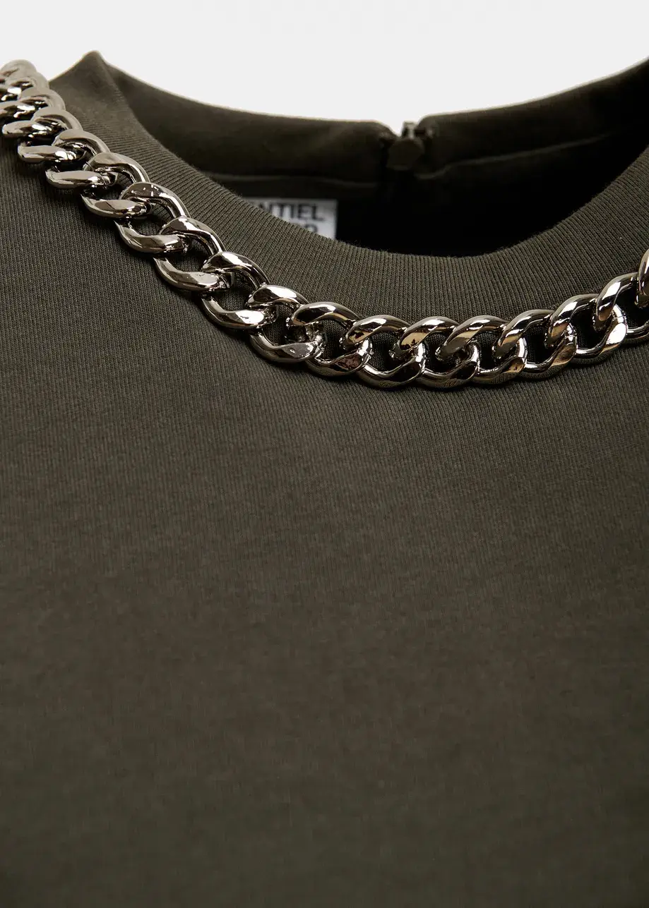 Thumbnail: Olive green organic cotton T-shirt with chain-embellished neckline KLAIM DA25