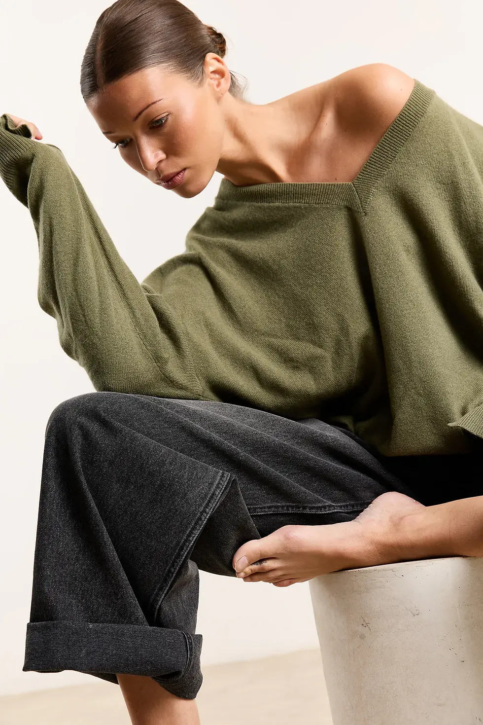 Thumbnail: ESTEE V-neck Jumper Military cashmere