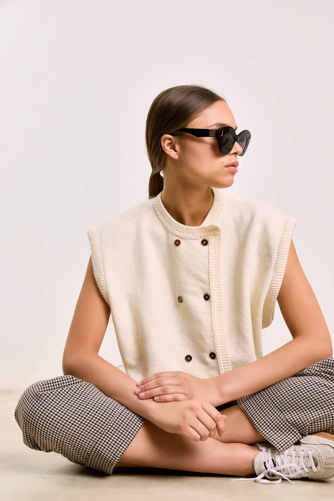 MAX  Mouwloos Gardigan Dubbele Knopen Non  Rib Off White