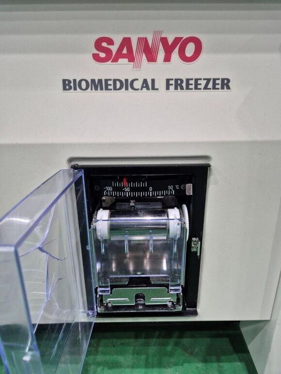 Thumbnail: Sanyo MDF-U443 Biomedical Freezer