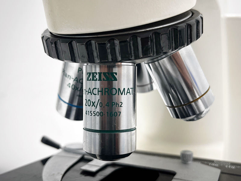 Thumbnail: Zeiss Primo Star Microscope