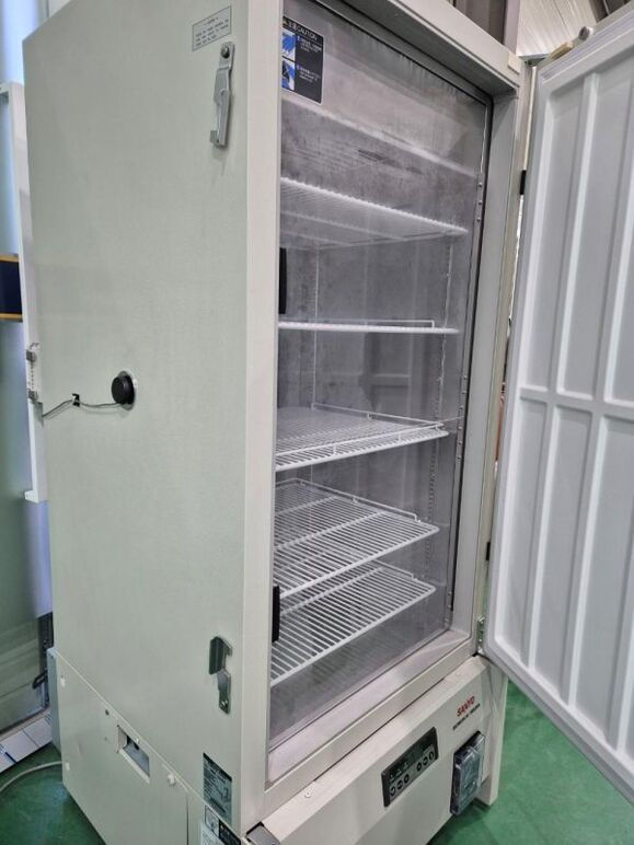 Thumbnail: Sanyo MDF-U443 Biomedical Freezer