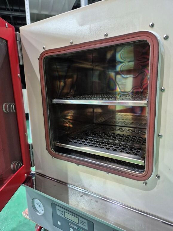 Thumbnail: DWC Vacuum Oven