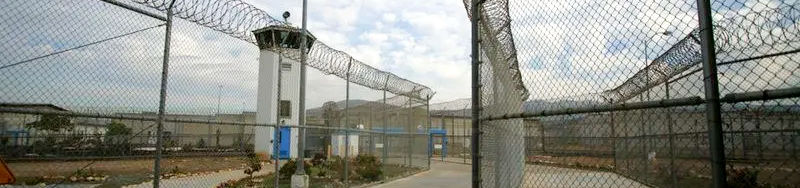 enteringdonovanprison_t800-e163675777573