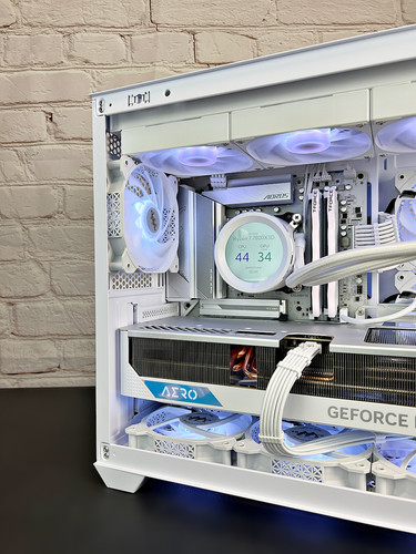 Ryzen 7 7800X3D RTX 4080 Super AERO 32GB DDR5 RAM 4TB SSD M