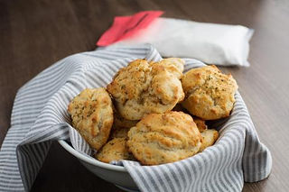 buttery_garlic_biscuits_LHP_4239.jpg