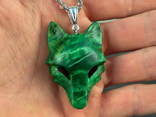 Emerald Green Wolf 1 | Jonasolsenwoodcraft