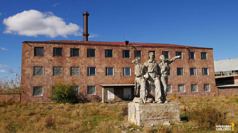 soviet statues, soviet monuments, friendship of nations monument, iconic soviet statues