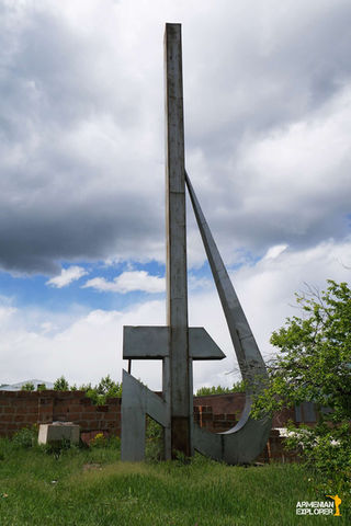 hammer and sickle, hammer and sickle meaning, hammer and sickle bas relief