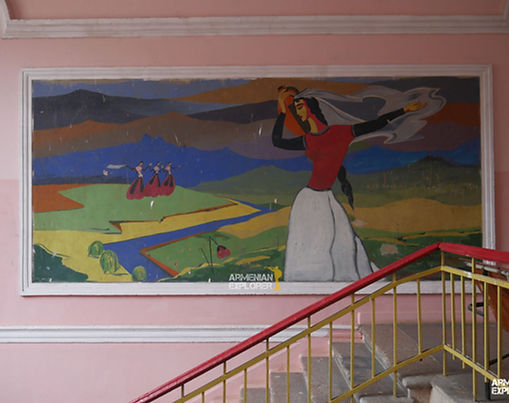 Железнодорожный вокзал Алаверди: Историческая архитектура и советские фрески