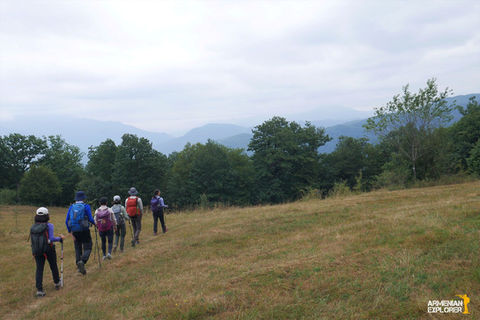 lake parz, dilijan national park, hiking trails from lake parz, lake parz-goshavank trail